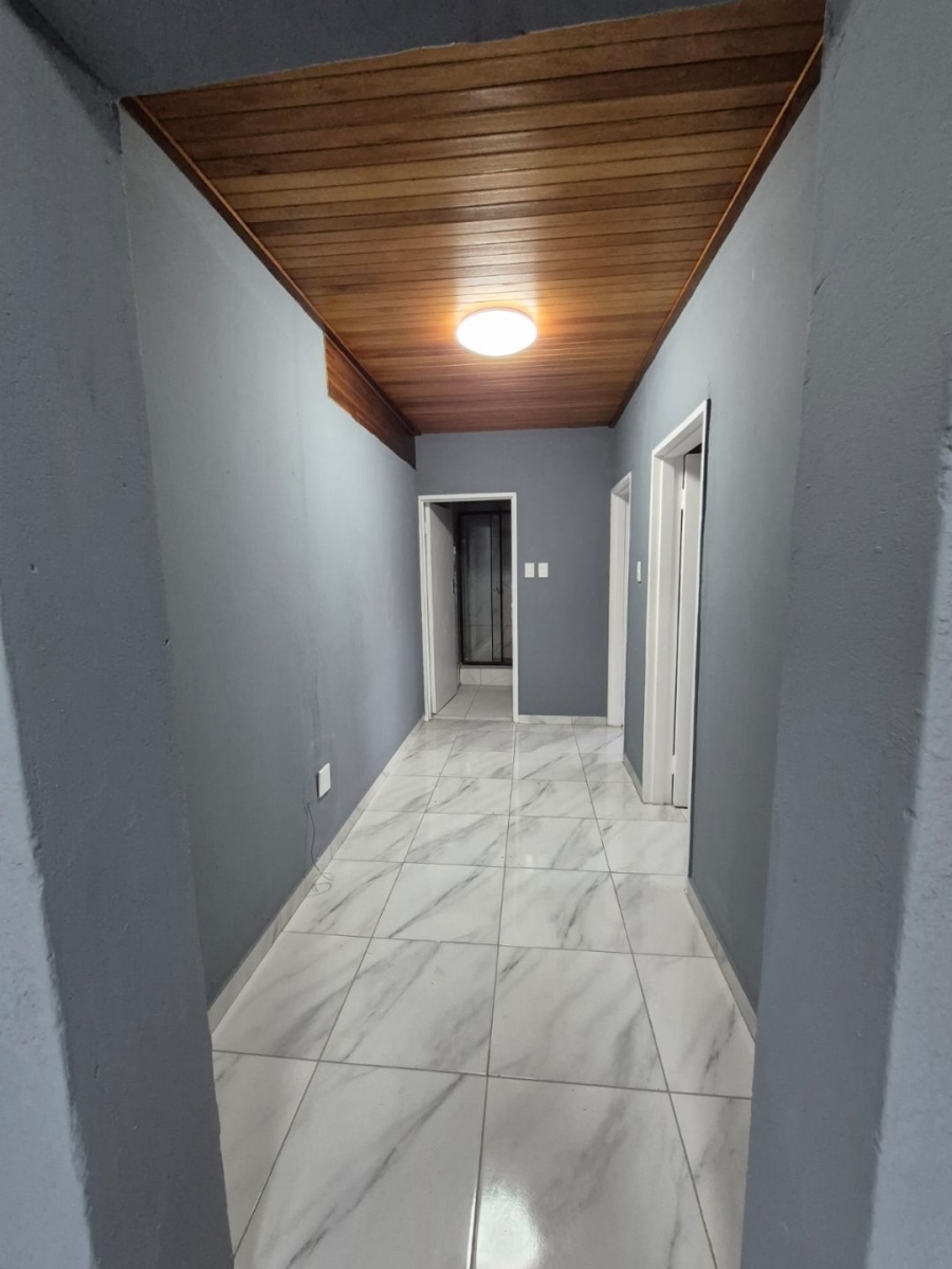 To Let 2 Bedroom Property for Rent in Bramley Manor Gauteng