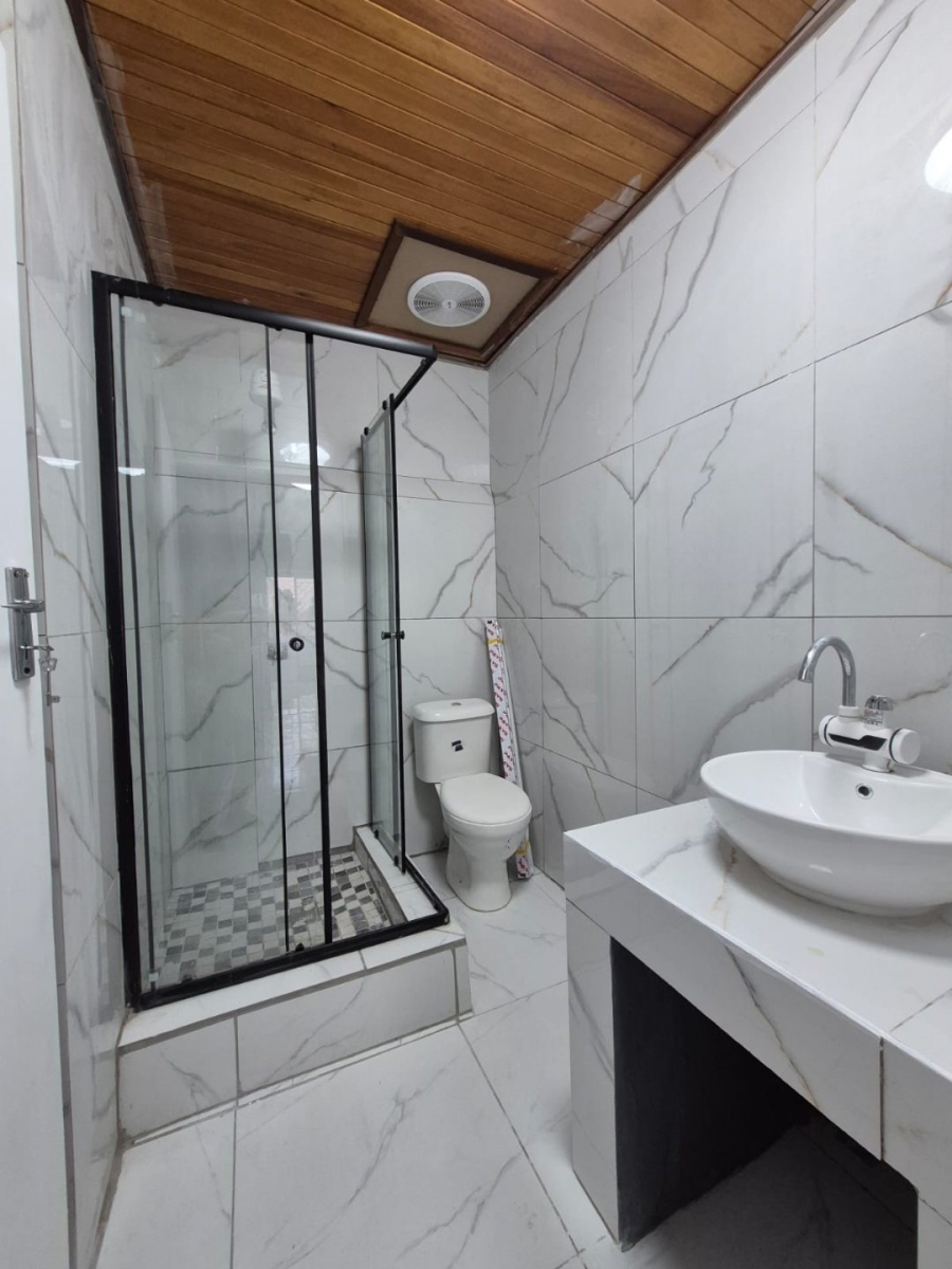 To Let 2 Bedroom Property for Rent in Bramley Manor Gauteng