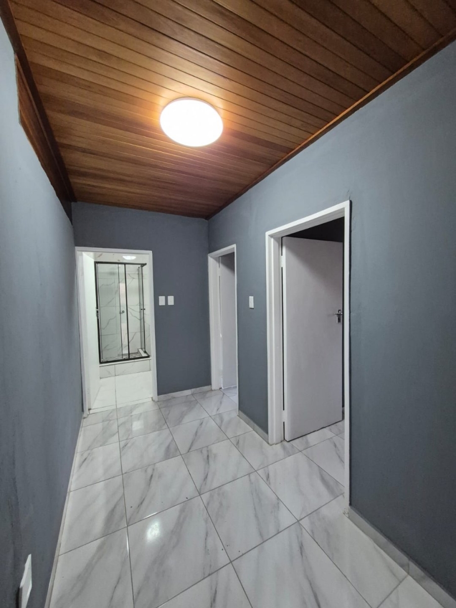 To Let 2 Bedroom Property for Rent in Bramley Manor Gauteng