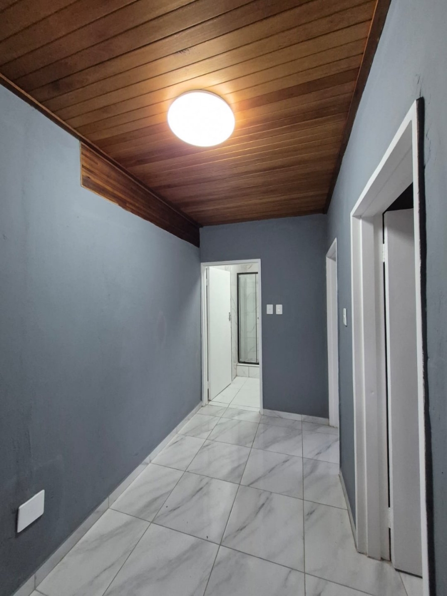 To Let 2 Bedroom Property for Rent in Bramley Manor Gauteng