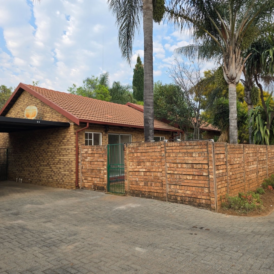 2 Bedroom Property for Sale in Garsfontein Gauteng