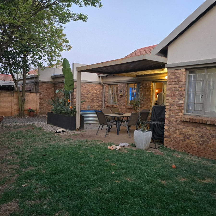 2 Bedroom Property for Sale in Equestria Gauteng