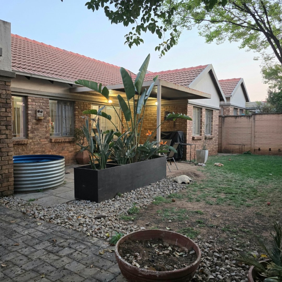 2 Bedroom Property for Sale in Equestria Gauteng