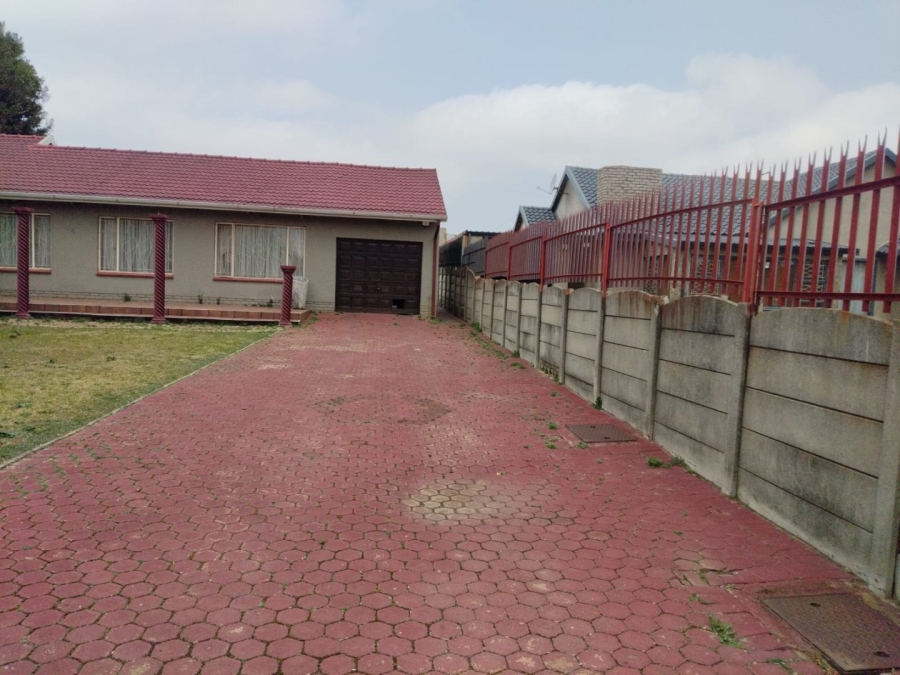 3 Bedroom Property for Sale in Mindalore Gauteng