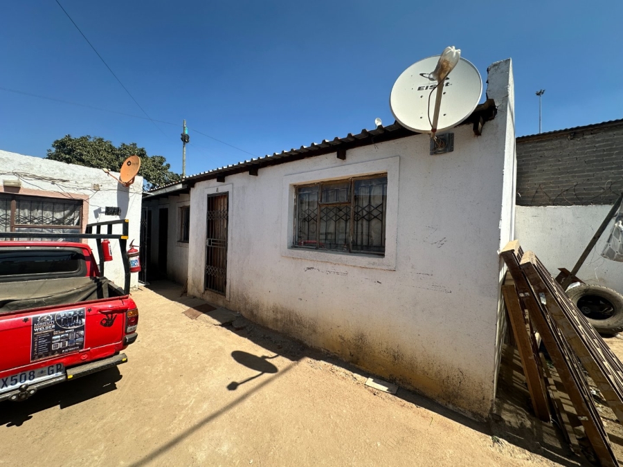 8 Bedroom Property for Sale in Olievenhoutbosch Gauteng