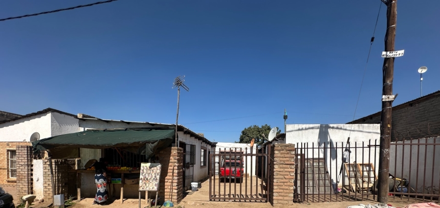 8 Bedroom Property for Sale in Olievenhoutbosch Gauteng