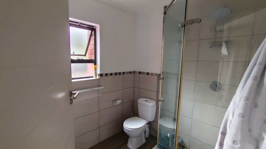 3 Bedroom Property for Sale in Sebenza Gauteng