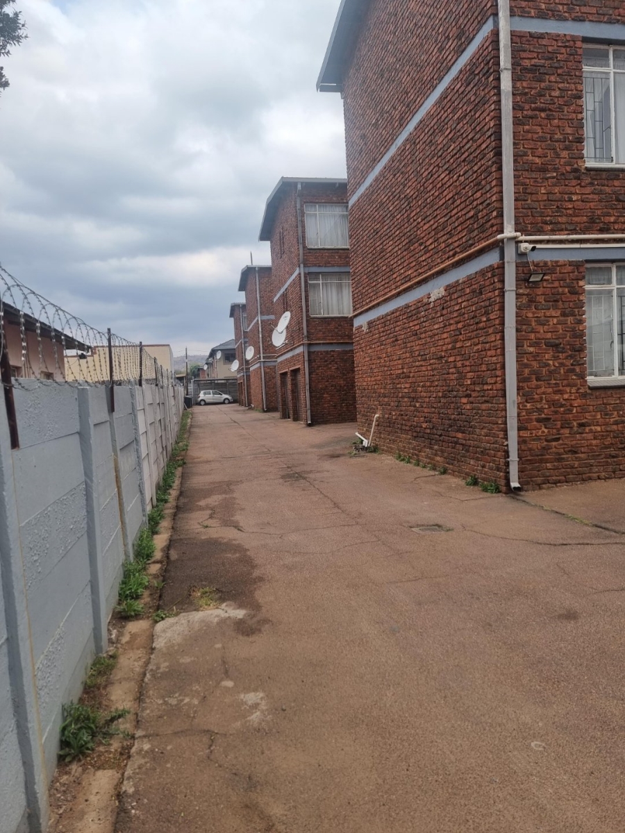 To Let 1 Bedroom Property for Rent in Daspoort Gauteng