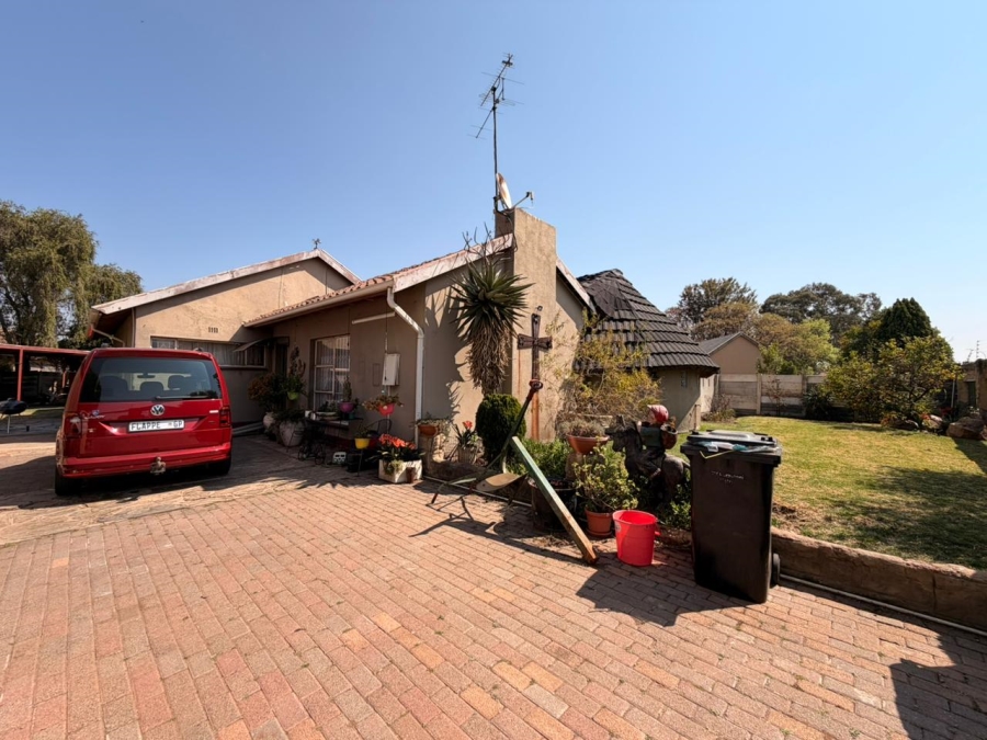 3 Bedroom Property for Sale in Selcourt Gauteng