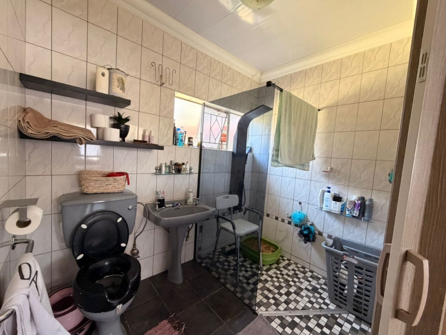 3 Bedroom Property for Sale in Selcourt Gauteng