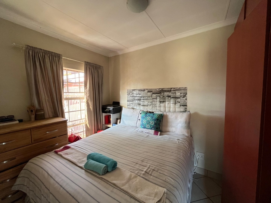 2 Bedroom Property for Sale in Kirkney Gauteng