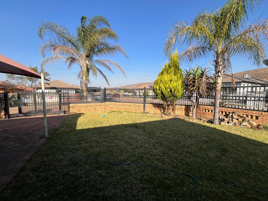2 Bedroom Property for Sale in Kirkney Gauteng