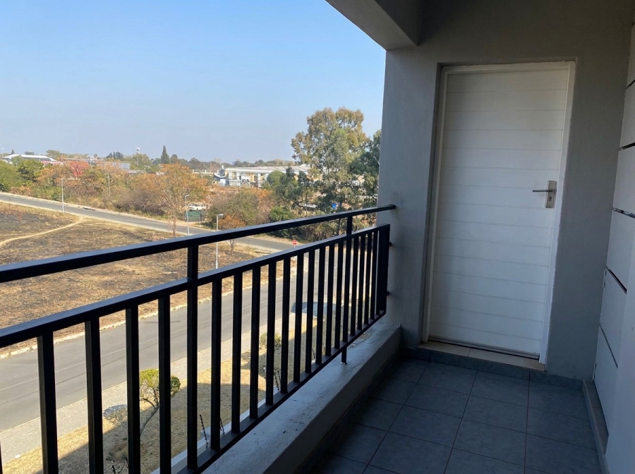 2 Bedroom Property for Sale in Erand Gardens Gauteng