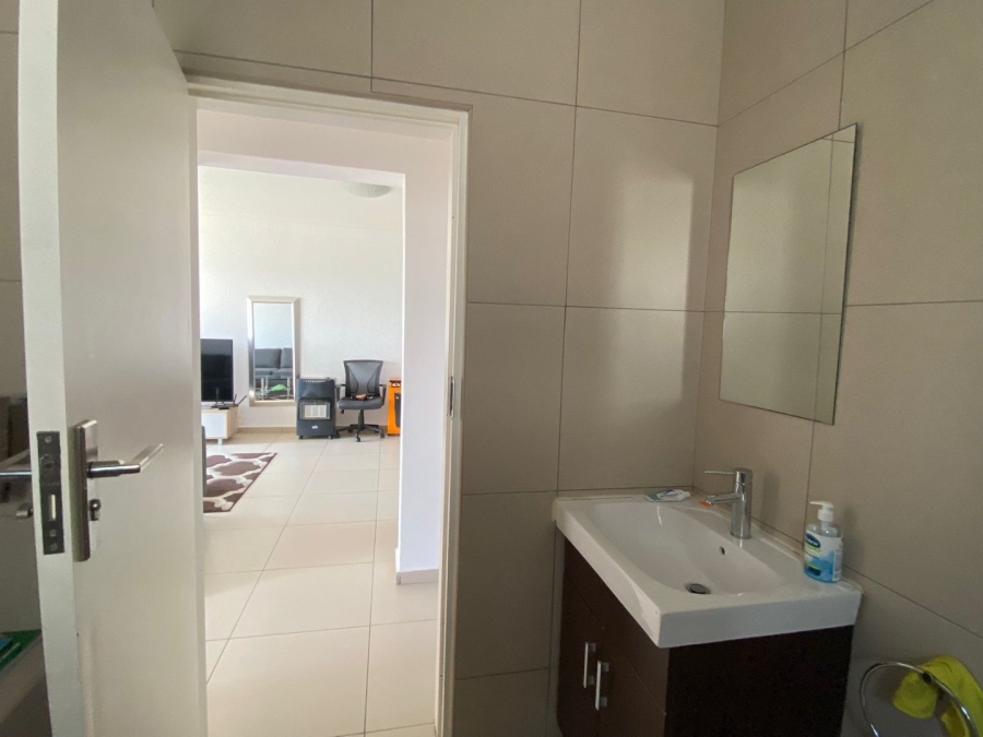 2 Bedroom Property for Sale in Erand Gardens Gauteng