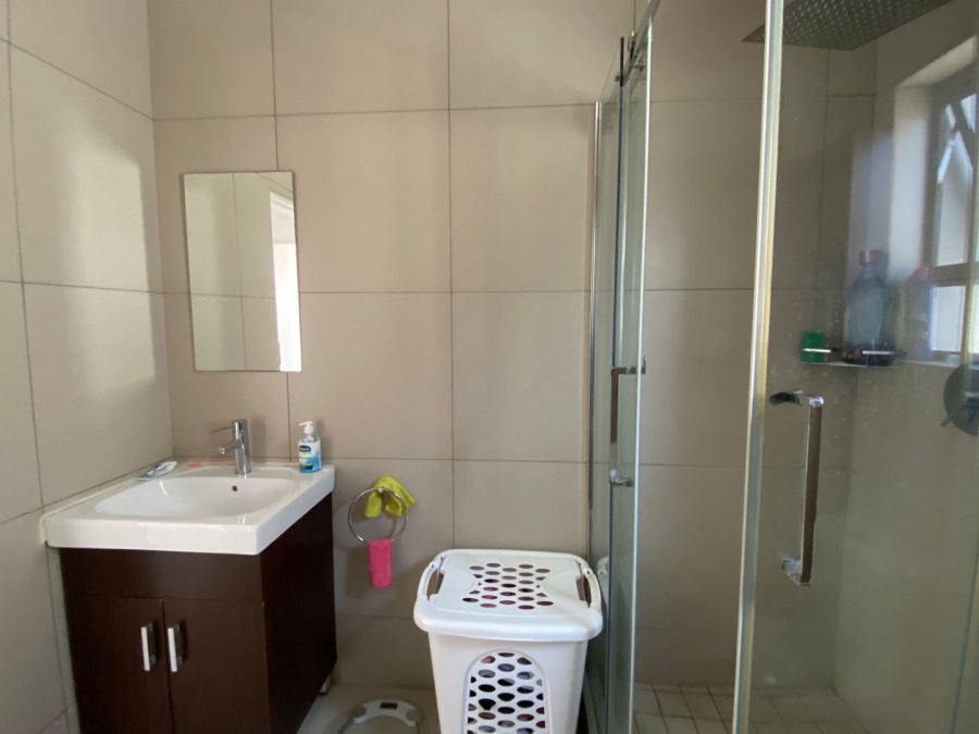 2 Bedroom Property for Sale in Erand Gardens Gauteng