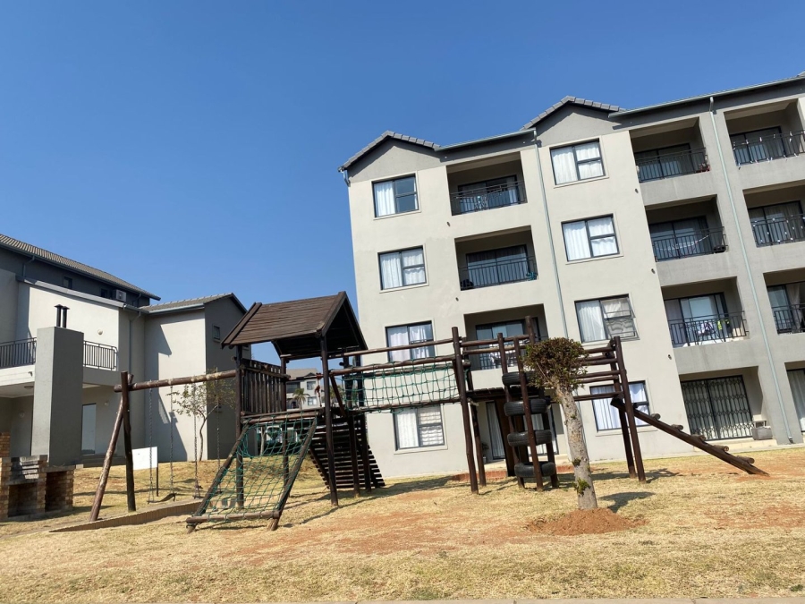 2 Bedroom Property for Sale in Erand Gardens Gauteng