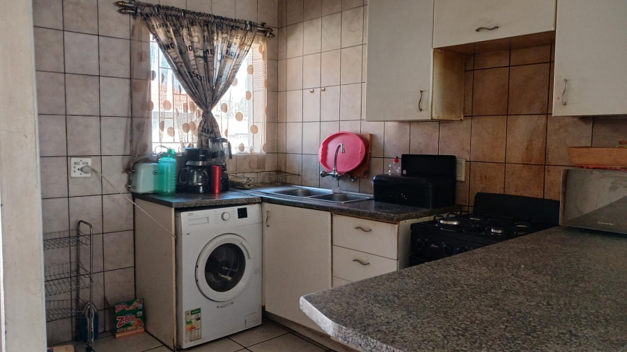 2 Bedroom Property for Sale in Comet Gauteng