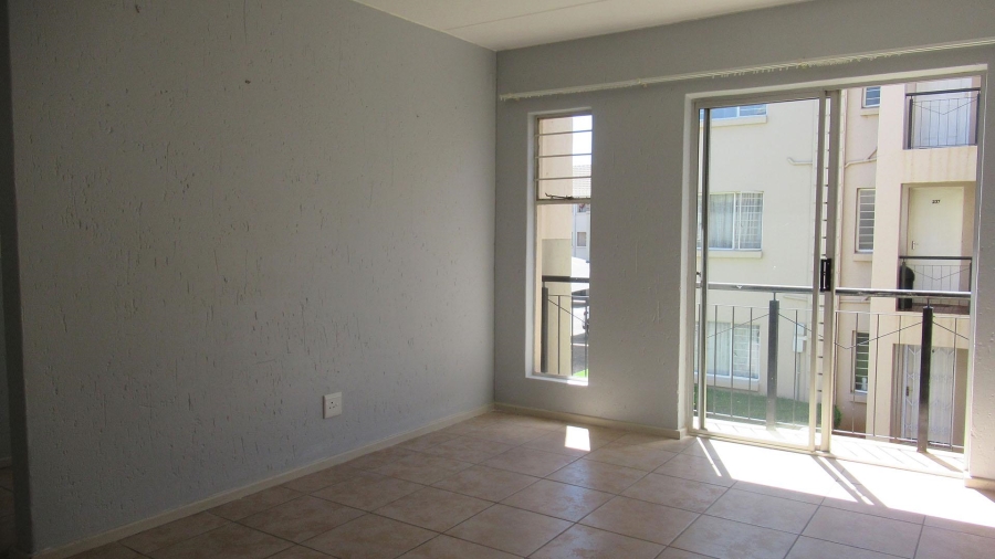 2 Bedroom Property for Sale in Klippoortje Gauteng