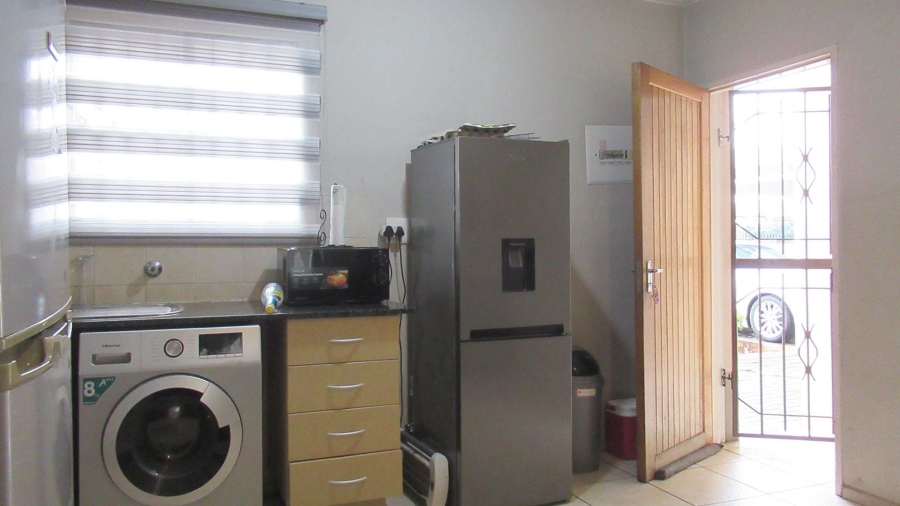 1 Bedroom Property for Sale in Klippoortje Gauteng