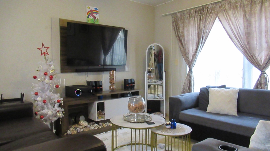 1 Bedroom Property for Sale in Klippoortje Gauteng