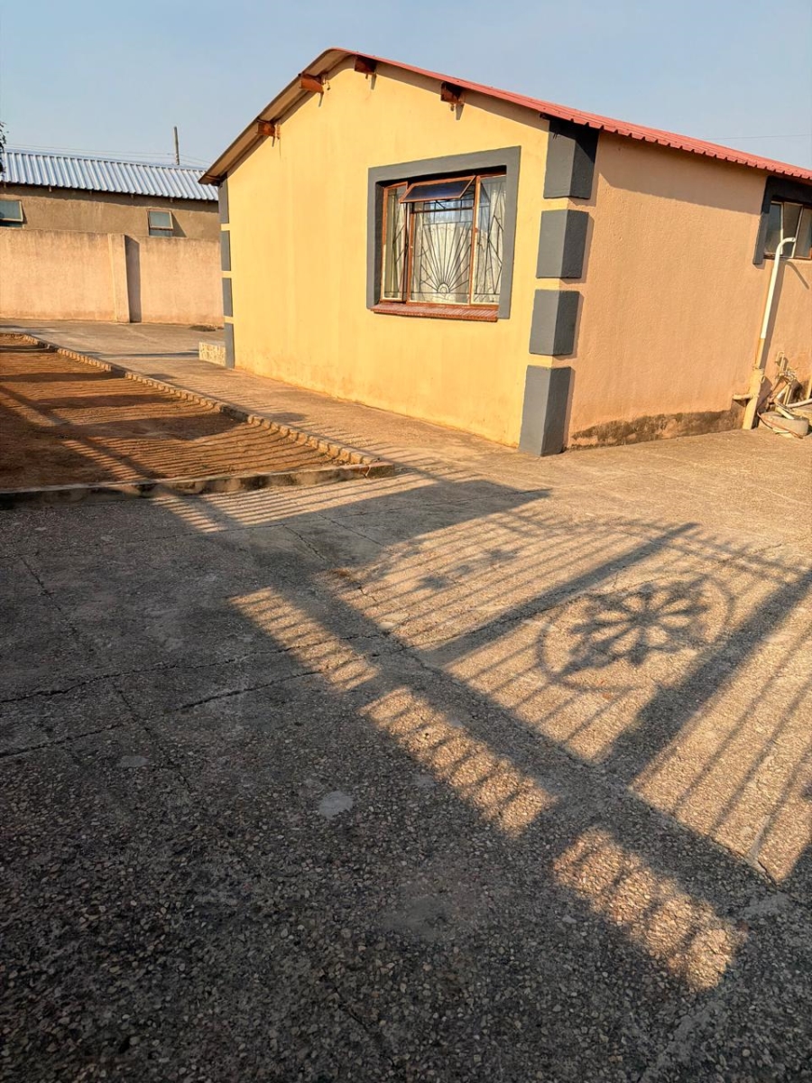 2 Bedroom Property for Sale in Tembisa Central Gauteng