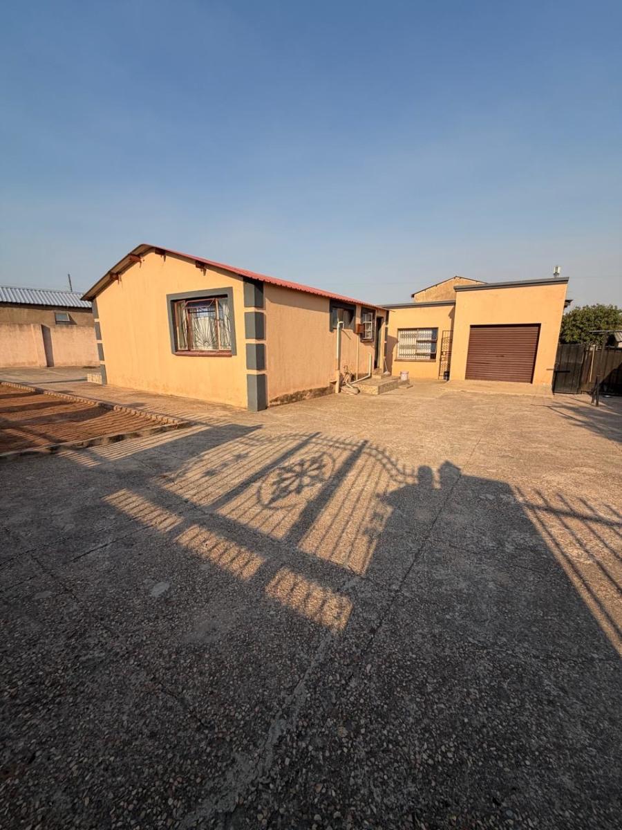 2 Bedroom Property for Sale in Tembisa Central Gauteng