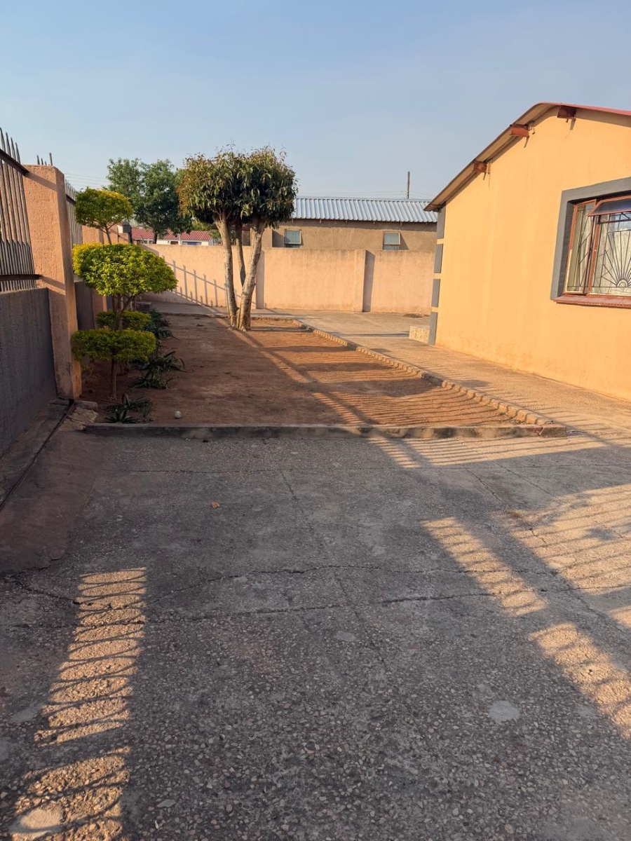 2 Bedroom Property for Sale in Tembisa Central Gauteng
