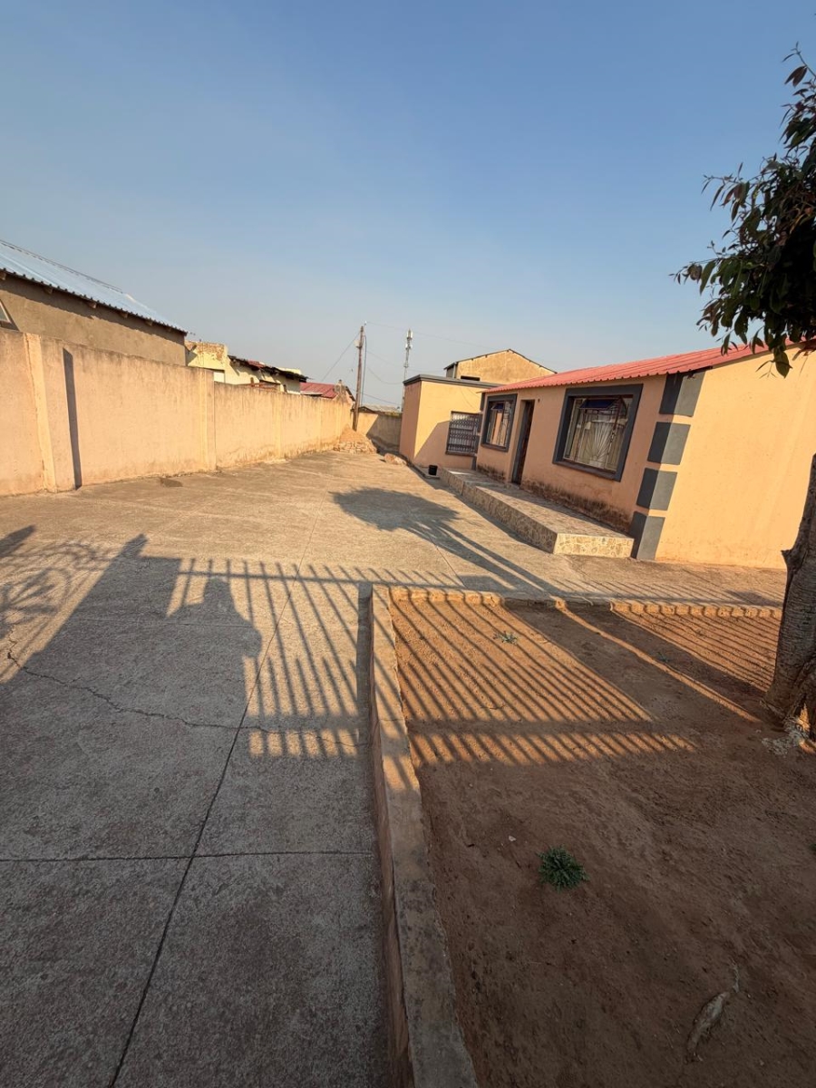 2 Bedroom Property for Sale in Tembisa Central Gauteng