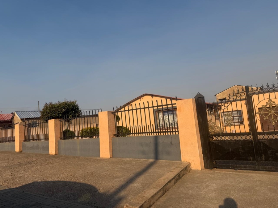 2 Bedroom Property for Sale in Tembisa Central Gauteng