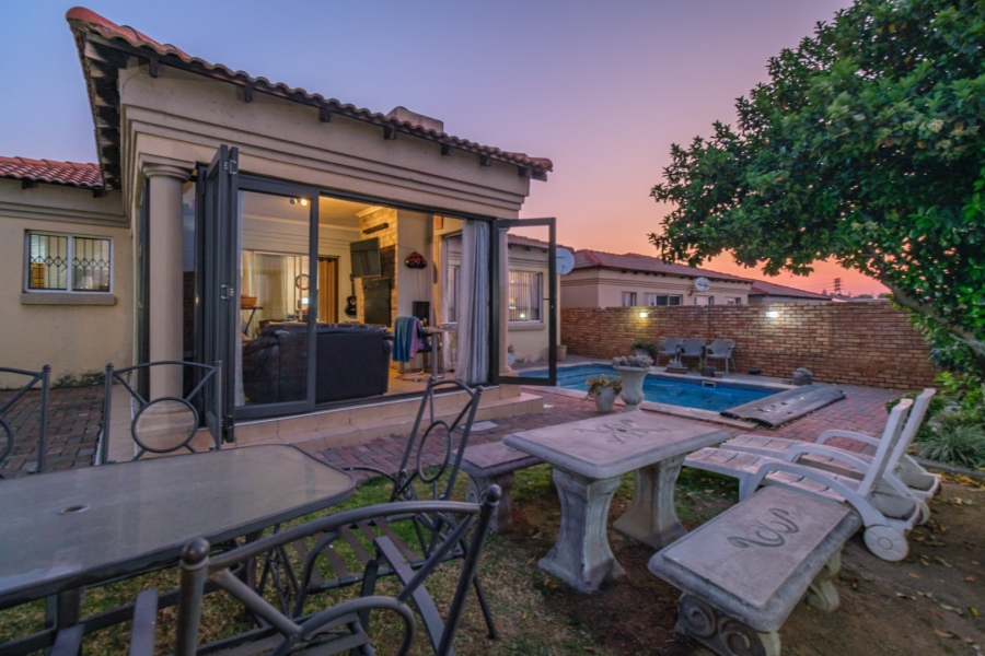 3 Bedroom Property for Sale in Noordwyk Gauteng