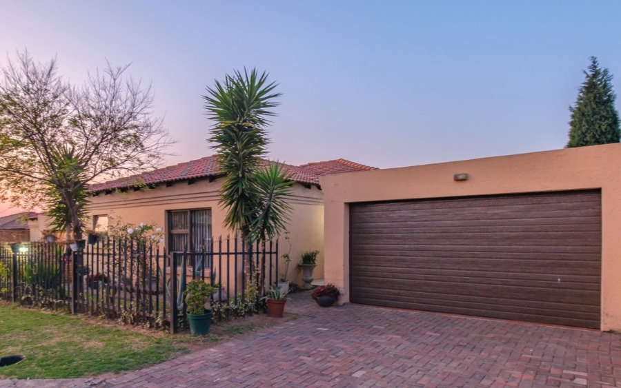 3 Bedroom Property for Sale in Noordwyk Gauteng
