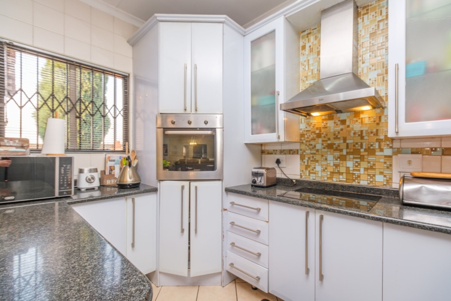 3 Bedroom Property for Sale in Noordwyk Gauteng