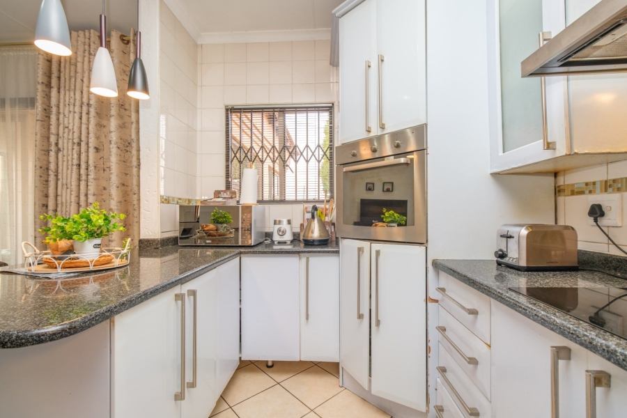 3 Bedroom Property for Sale in Noordwyk Gauteng