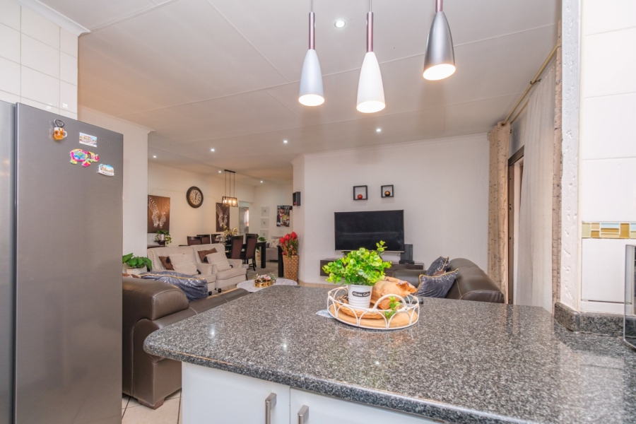 3 Bedroom Property for Sale in Noordwyk Gauteng