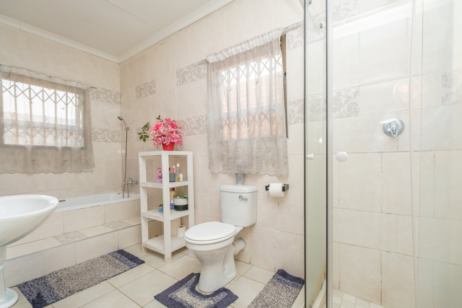 3 Bedroom Property for Sale in Noordwyk Gauteng