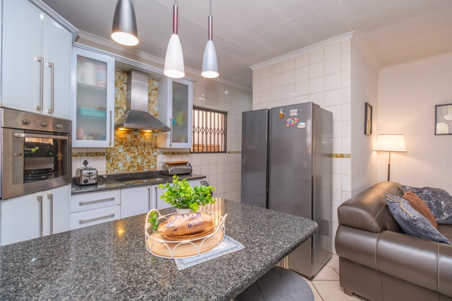 3 Bedroom Property for Sale in Noordwyk Gauteng