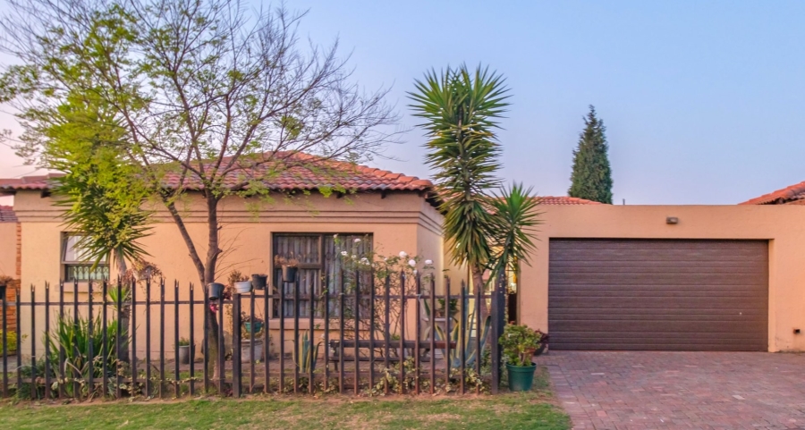 3 Bedroom Property for Sale in Noordwyk Gauteng