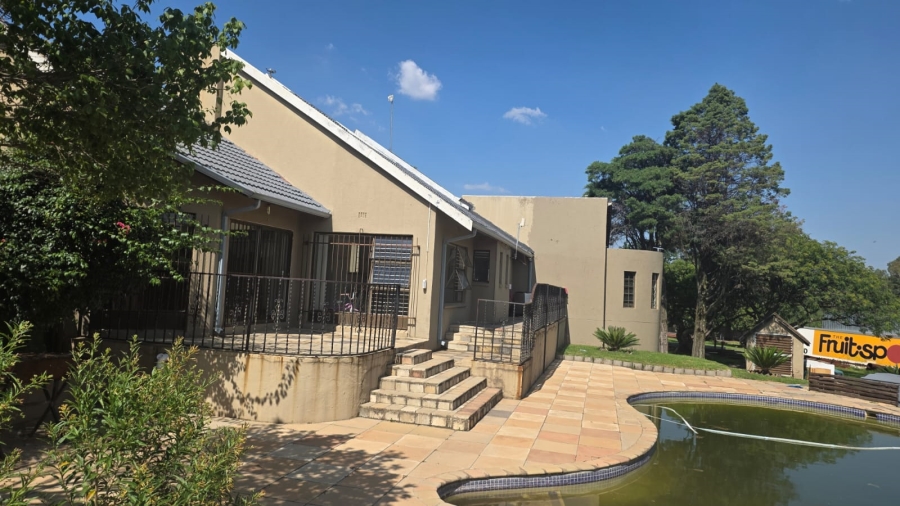 7 Bedroom Property for Sale in President Park Gauteng