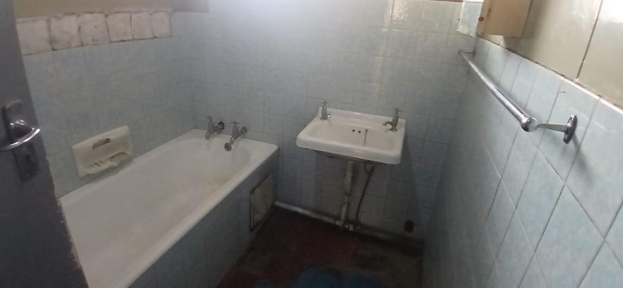 2 Bedroom Property for Sale in Hillbrow Gauteng