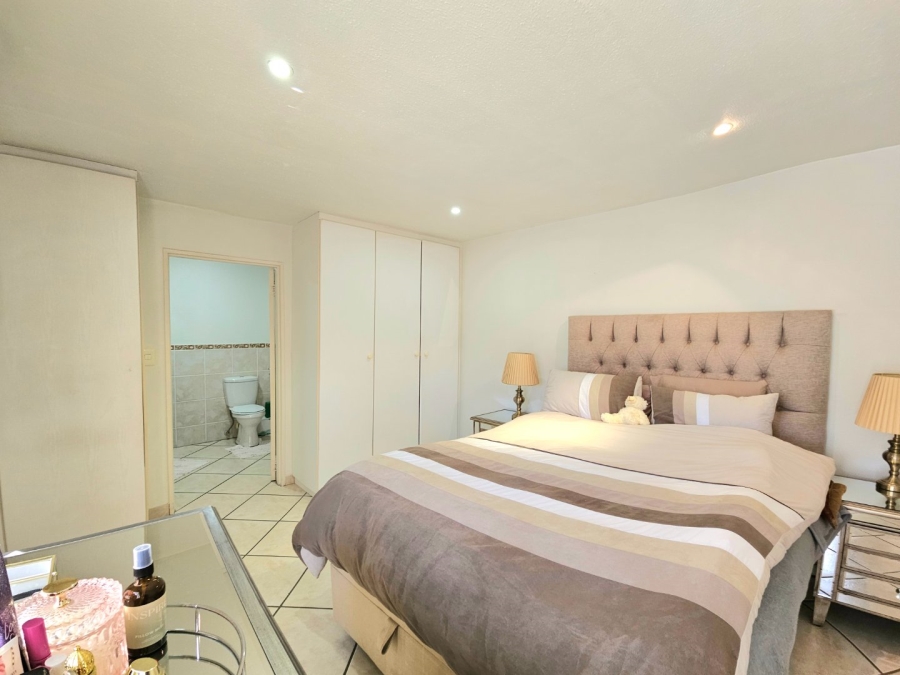 1 Bedroom Property for Sale in Broadacres Gauteng