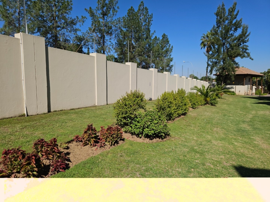 1 Bedroom Property for Sale in Broadacres Gauteng