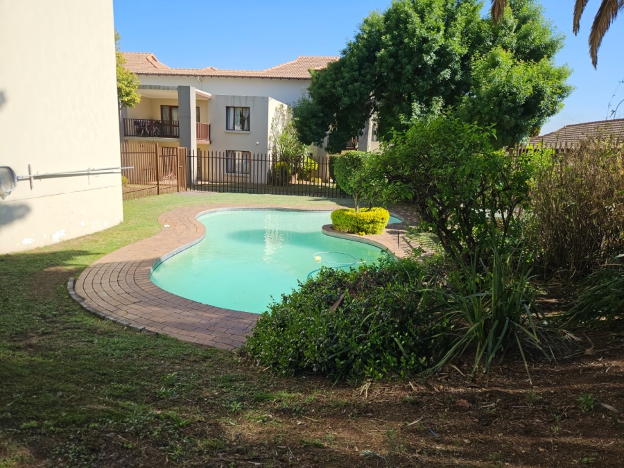 1 Bedroom Property for Sale in Broadacres Gauteng