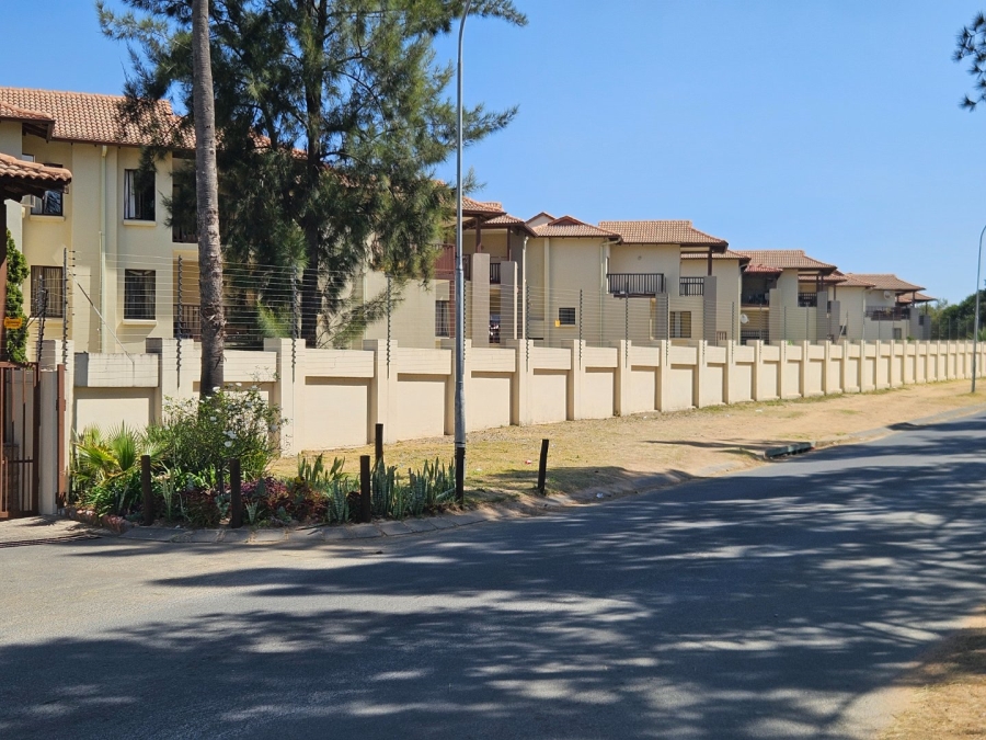 1 Bedroom Property for Sale in Broadacres Gauteng