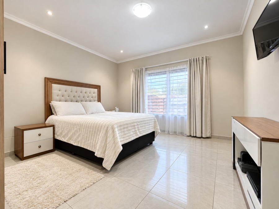 To Let 2 Bedroom Property for Rent in Glen Austin Gauteng