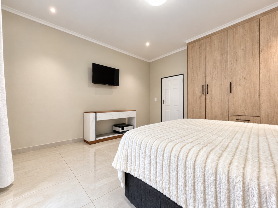 To Let 2 Bedroom Property for Rent in Glen Austin Gauteng