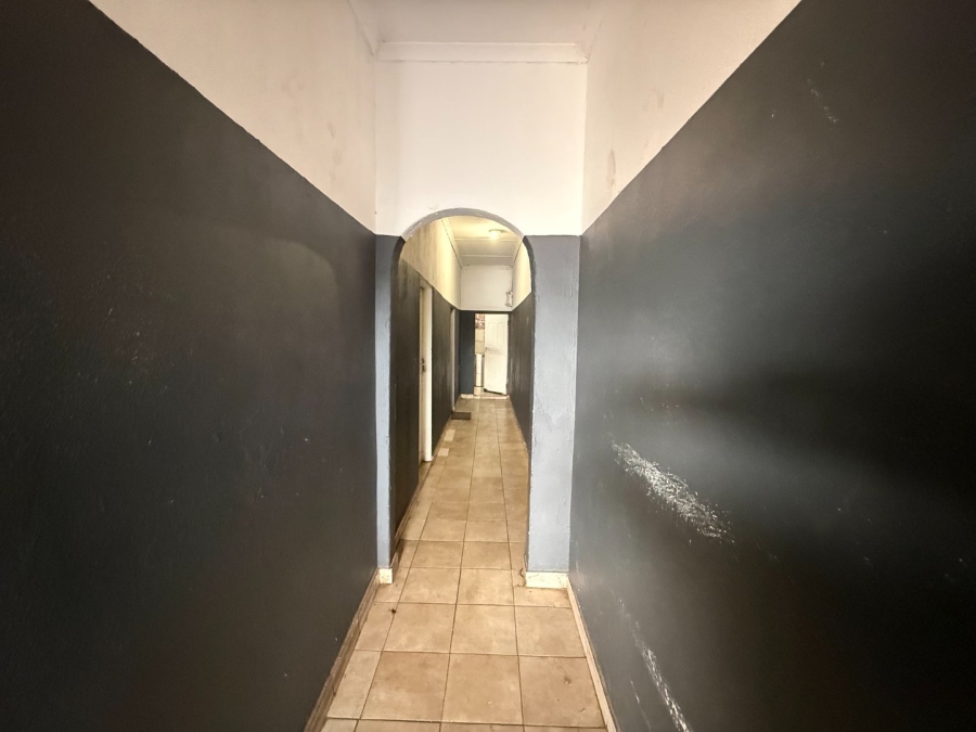 8 Bedroom Property for Sale in Bezuidenhout Valley Gauteng