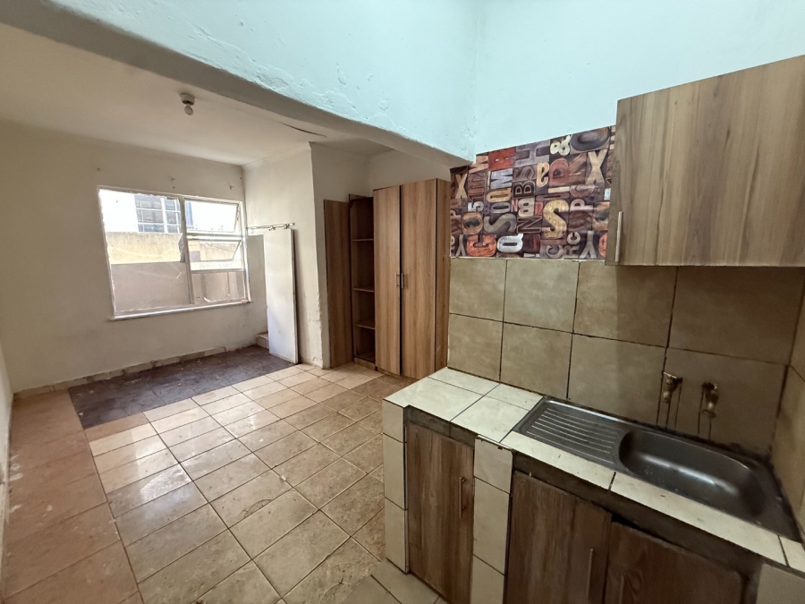 8 Bedroom Property for Sale in Bezuidenhout Valley Gauteng