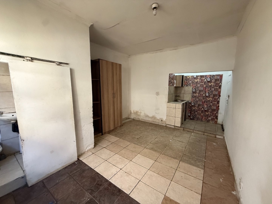 8 Bedroom Property for Sale in Bezuidenhout Valley Gauteng