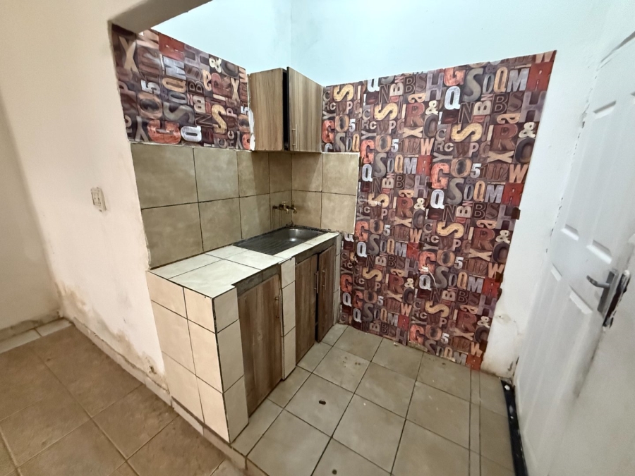 8 Bedroom Property for Sale in Bezuidenhout Valley Gauteng