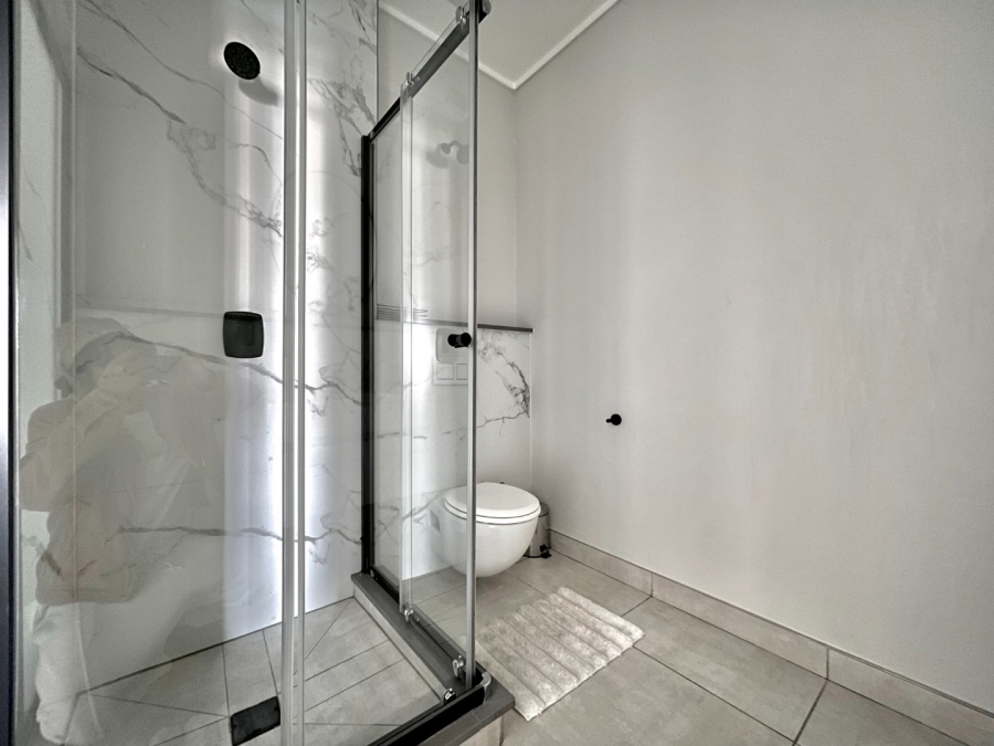 To Let 2 Bedroom Property for Rent in Waterfall Gauteng
